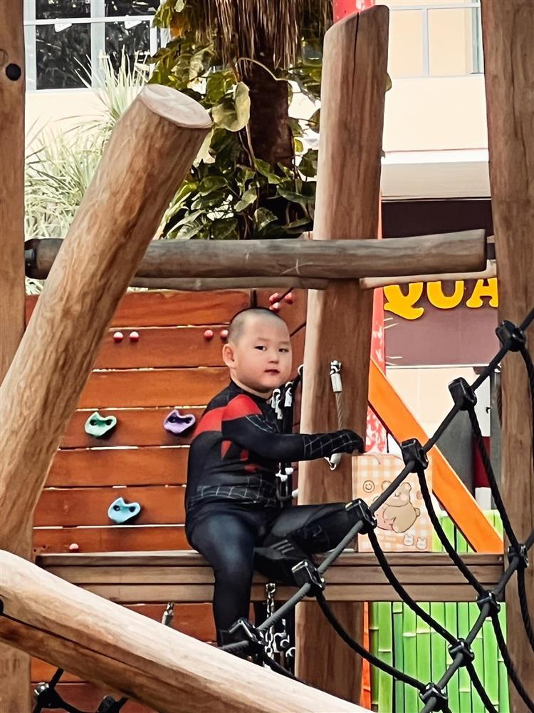 Con trai Trà My Idol hóa người nhện, bức ảnh 906090 gây sốt-7