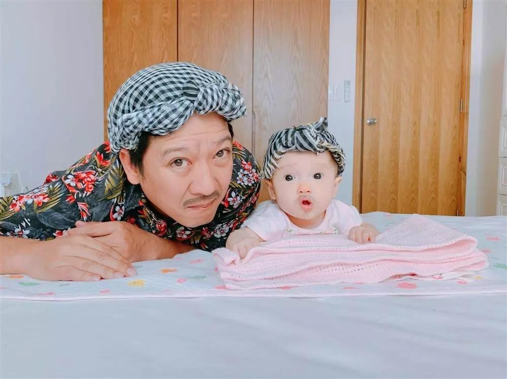 Đặt ảnh thơ ấu Trường Giang bên con gái, dân mạng bất ngờ-3