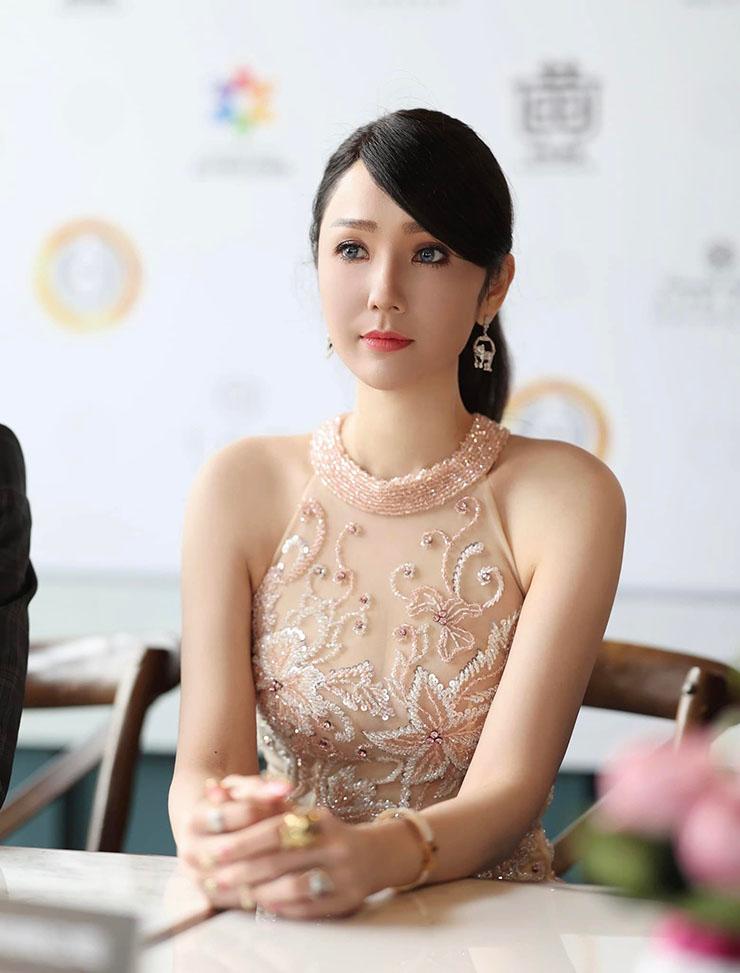 Quá khứ mỹ nhân gốc Việt nói dối 18 năm, bị tố lừa đảo 76 tỷ-8