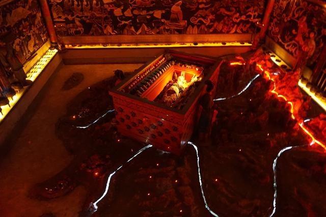 Cây lựu mọc trên lăng mộ Tần Thủy Hoàng: Giật mình khi bổ quả lựu-3