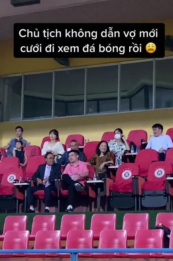 Đỗ Vinh Quang xuất hiện giản dị sau đám cưới với vợ Hoa hậu-3