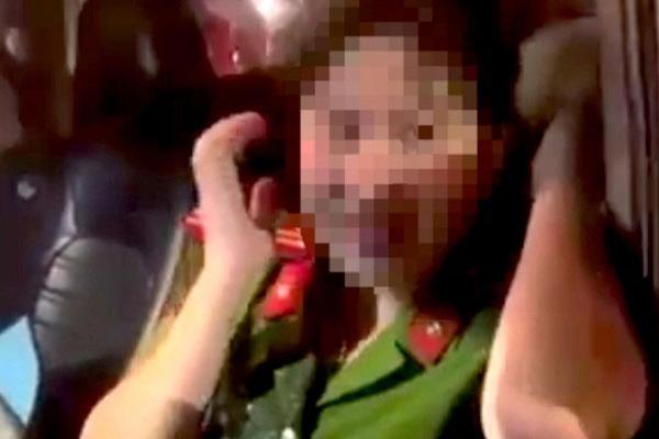 Cách chức nữ thiếu tá công an say xỉn lái xe gây tai nạn-1