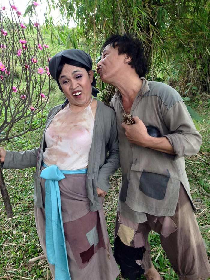 Xuân Hinh giả gái đủ vai: từ Thị Nở đến bà già bắt gián điệp-5