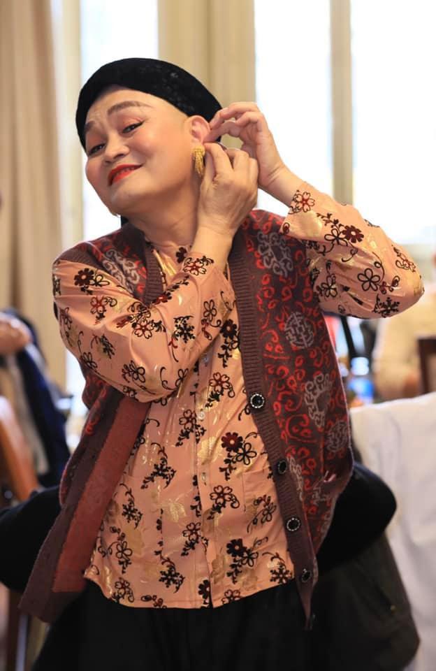 Xuân Hinh giả gái đủ vai: từ Thị Nở đến bà già bắt gián điệp-8