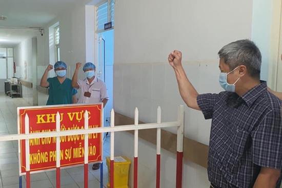 Thứ trưởng Bộ Y tế Nguyễn Trường Sơn nghỉ việc từ 1/11