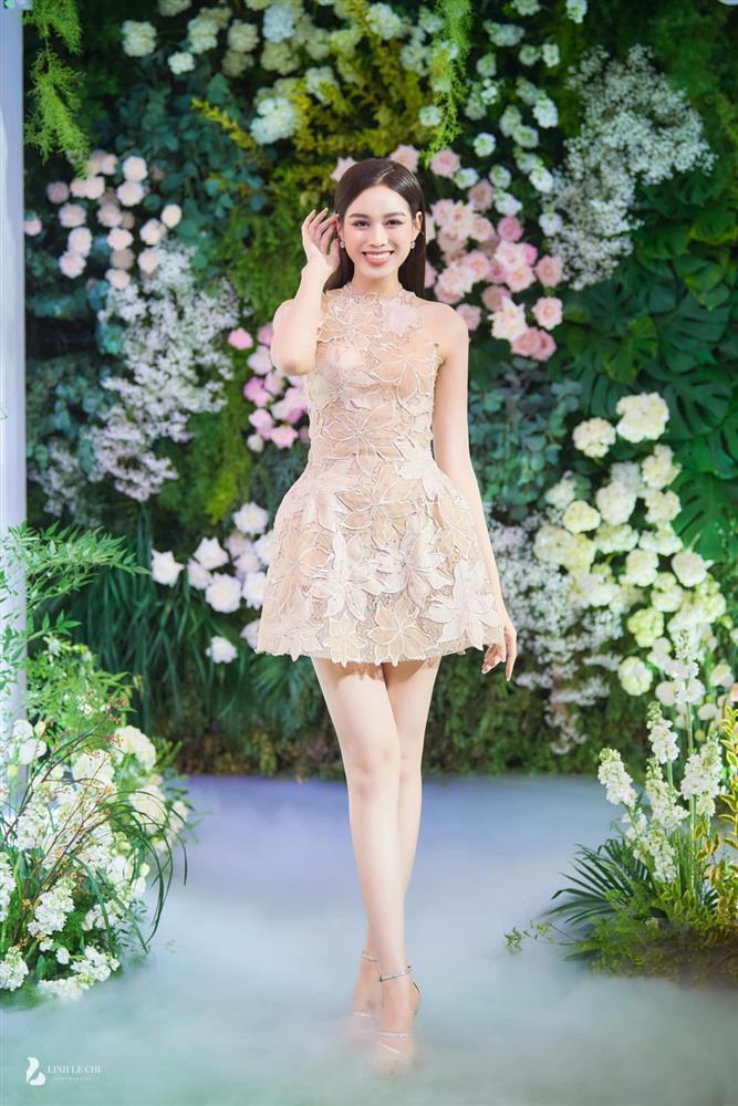 Hoa hậu Đỗ Hà lên đồ tinh tế đi đám cưới vẫn giật spotlight-3
