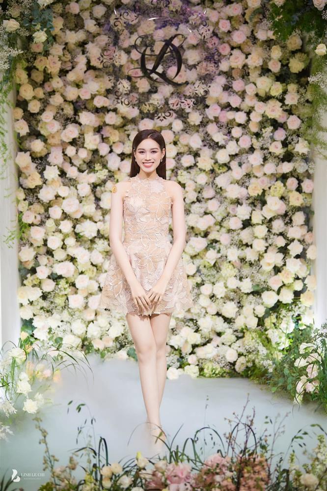 Hoa hậu Đỗ Hà lên đồ tinh tế đi đám cưới vẫn giật spotlight-4