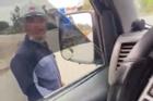 Vụ xe tải cản trở xe cứu thương: Người đàn ông nghi tài xế lạm dụng còi