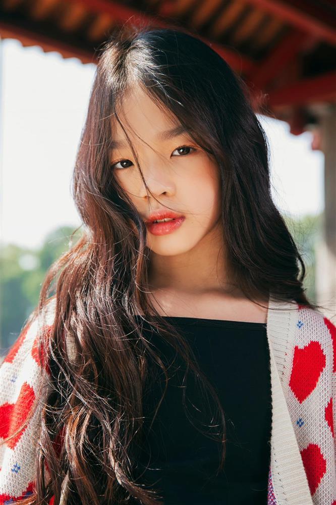 Tin showbiz Việt ngày 1/11: Diễm Hương bị thanh sắt rơi trúng người-16