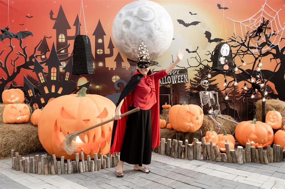 Đoàn Di Băng xả loạt ảnh Halloween, từ chủ đến khách ai cũng chất-10