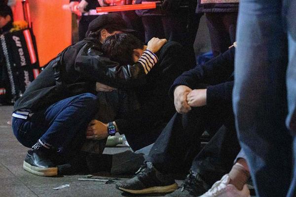 Người Hàn kéo nhau học hồi sức tim phổi sau thảm kịch Itaewon-3