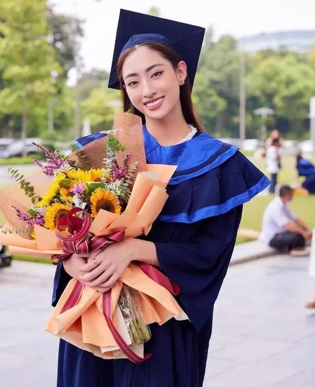 Hoa hậu Lương Thùy Linh thành giảng viên đại học ở tuổi 22-3