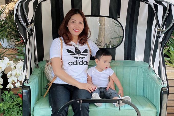 Mẹ Phạm Hương khoe cơ ngơi mới sang xịn mịn ở quê nhà-15