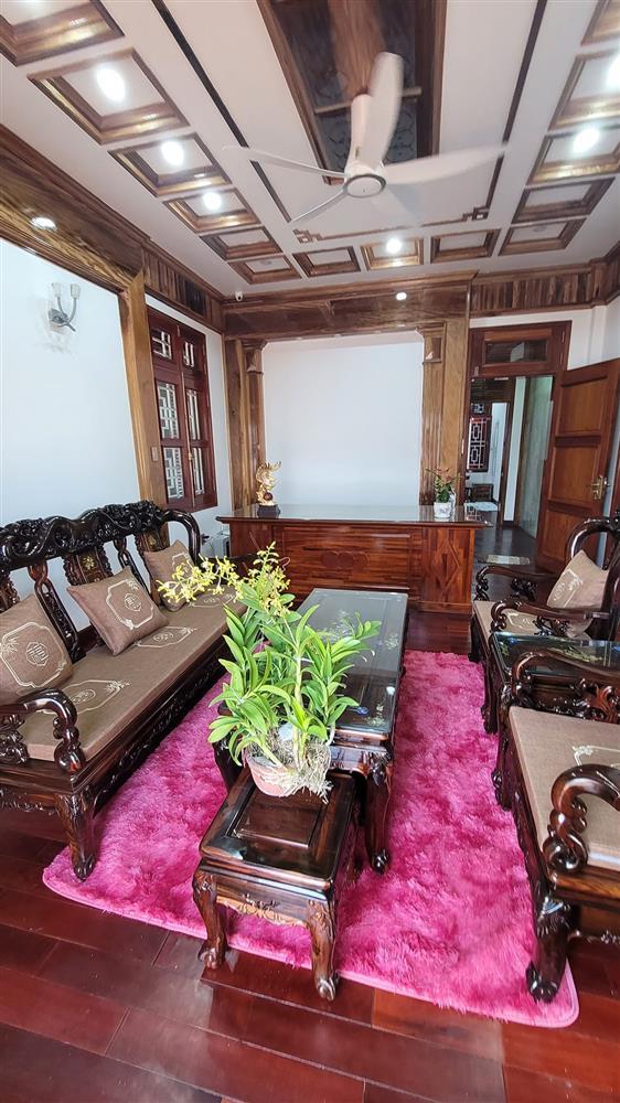 Mẹ Phạm Hương khoe cơ ngơi mới sang xịn mịn ở quê nhà-2