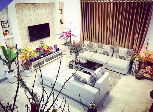 Mẹ Phạm Hương khoe cơ ngơi mới sang xịn mịn ở quê nhà-12