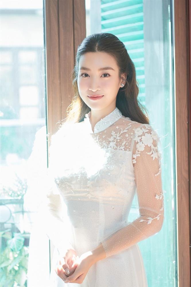 3 nàng dâu lựa chọn áo dài trắng ăn hỏi 1-0-2 Vbiz-5