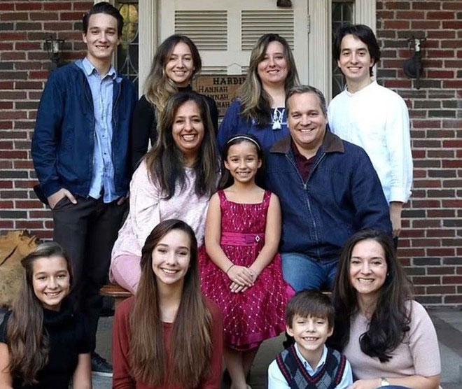 Gia đình có 10 con đều vào đại học trước năm 13 tuổi-1