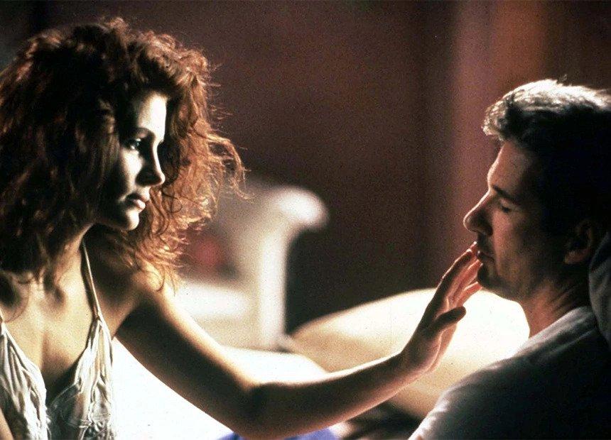 Loạt bom tấn có cảnh hôn dở tệ: Chạng vạng suýt ăn trứng ngỗng-11