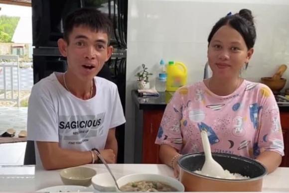 Chàng chăn bò Soytiet khoe ảnh vợ mang bầu lớn tướng-1