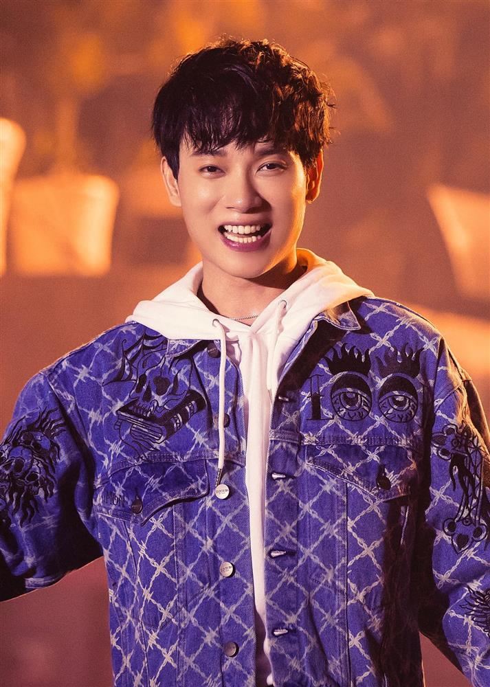 Bị khán giả thô lỗ giật mũ khi đang diễn, Trúc Nhân đăng đàn xéo sắc-1