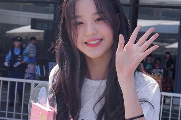 Loạt anh thời chưa debut xinh ngất của Jang Wonyoung (IVE)-9