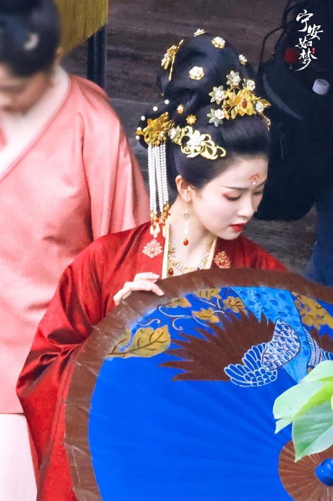 Dàn mỹ nhân đụng tạo hình: Dương Tử - Bạch Lộc bị chê thiếu khí chất-12