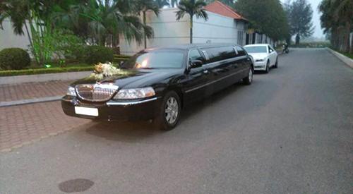 Hoa hậu lấy chồng được rước dâu bằng siêu xe: Ai khủng nhất?-7