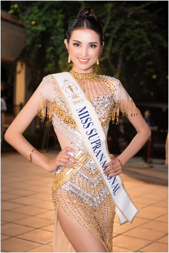 Miss Supranational 2013 làm vedette cho show NTK Vân Anh Scarlet-2