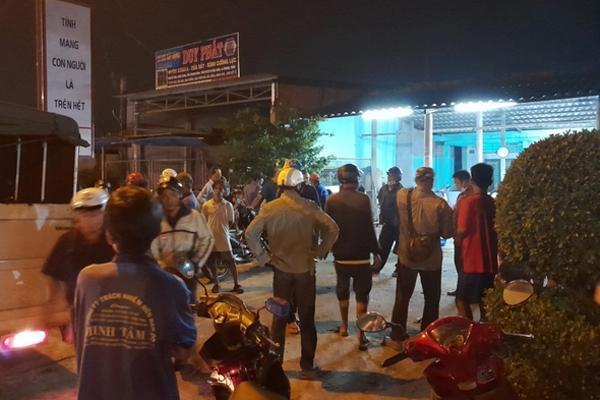 Bắt nghi phạm giết người đang trốn trên mái nhà-1