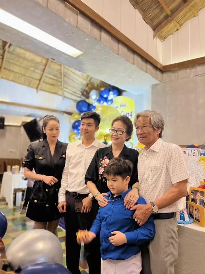 Con trai Nhật Kim Anh kiên quyết không cho mẹ lấy chồng, sinh em-7