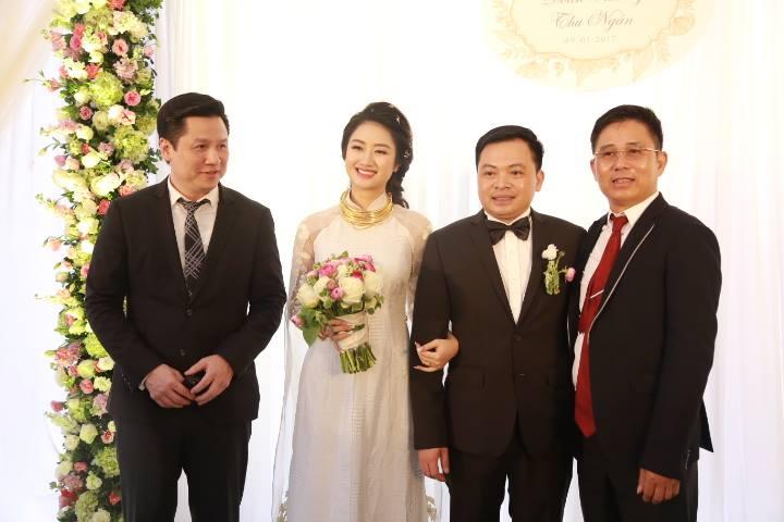 Hoa hậu lấy chồng được rước dâu bằng siêu xe: Ai khủng nhất?-10