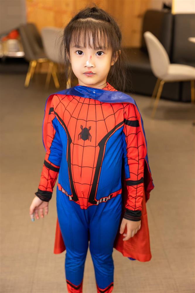 Diệp Lâm Anh một mình tổ chức sinh nhật cho con gái-2