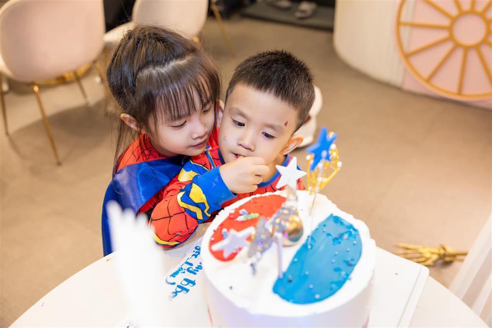 Diệp Lâm Anh một mình tổ chức sinh nhật cho con gái-4