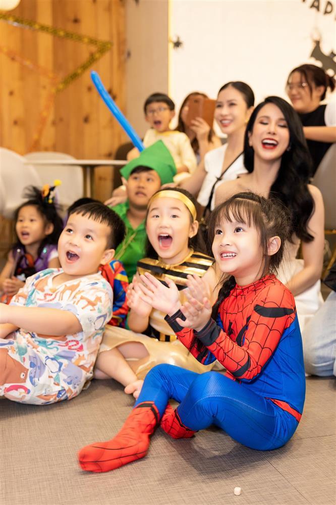 Diệp Lâm Anh một mình tổ chức sinh nhật cho con gái-10