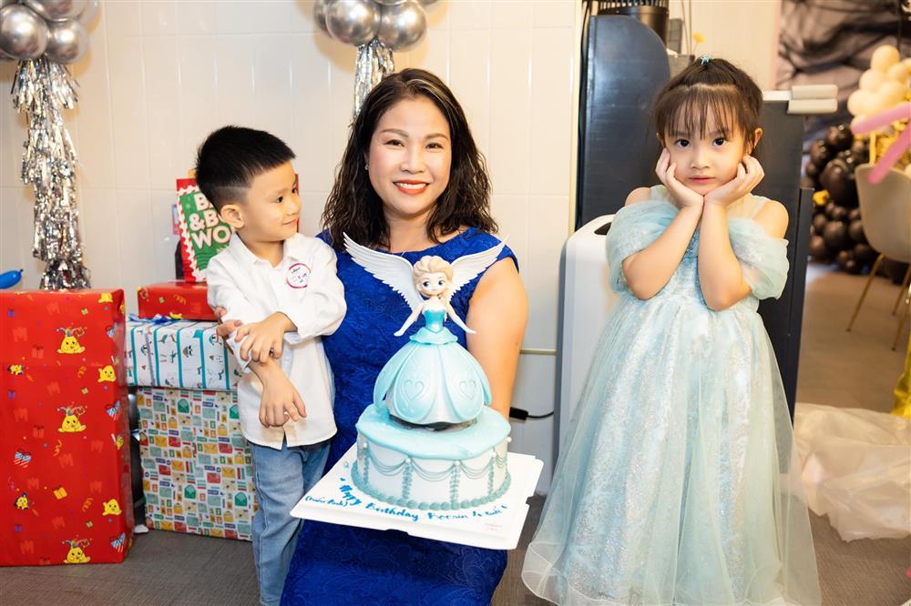 Diệp Lâm Anh một mình tổ chức sinh nhật cho con gái-14