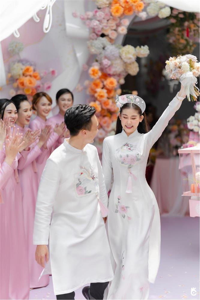 Ông xã Lê Âu Ngân Anh xả full ảnh đám hỏi, có khoảnh khắc cực hài-12