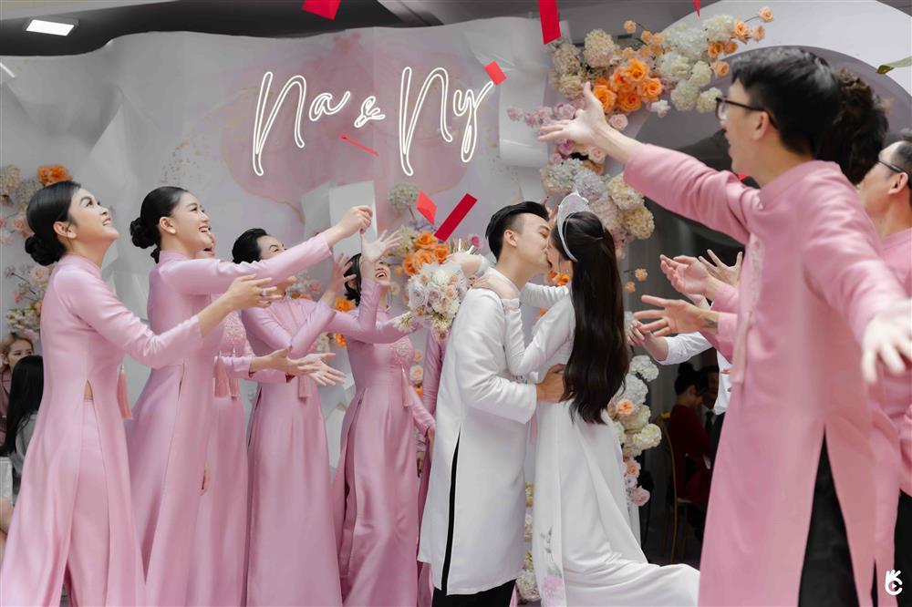 Ông xã Lê Âu Ngân Anh xả full ảnh đám hỏi, có khoảnh khắc cực hài-14