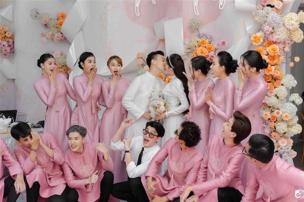 Ông xã Lê Âu Ngân Anh xả full ảnh đám hỏi, có khoảnh khắc cực hài-15