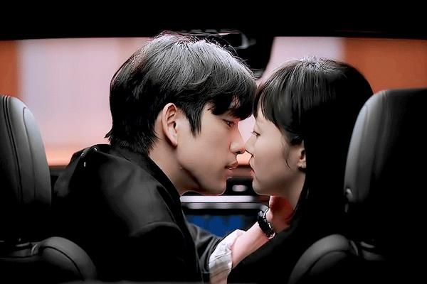Nữ thần tượng Hàn phải trốn bố mẹ vì hôn bạn diễn quá bạo-5