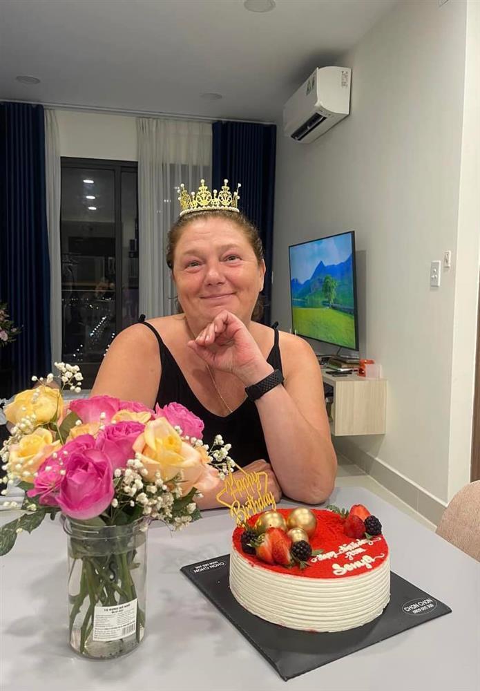 Đặng Văn Lâm khoe ảnh mẹ ruột người Nga, nhan sắc gây sốt-2