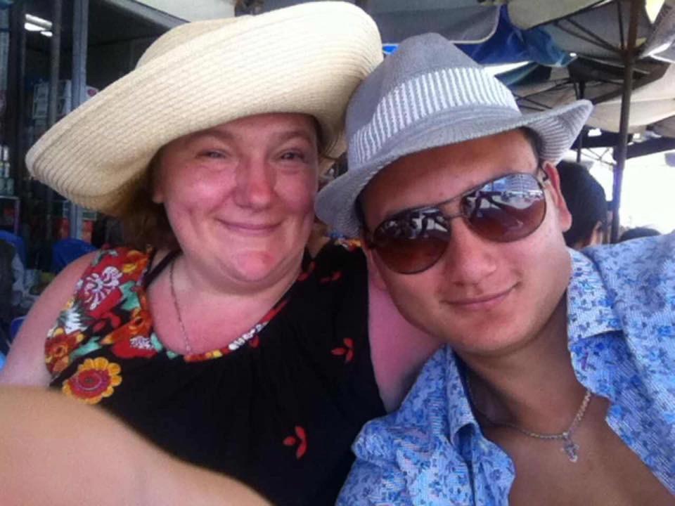 Đặng Văn Lâm khoe ảnh mẹ ruột người Nga, nhan sắc gây sốt-5