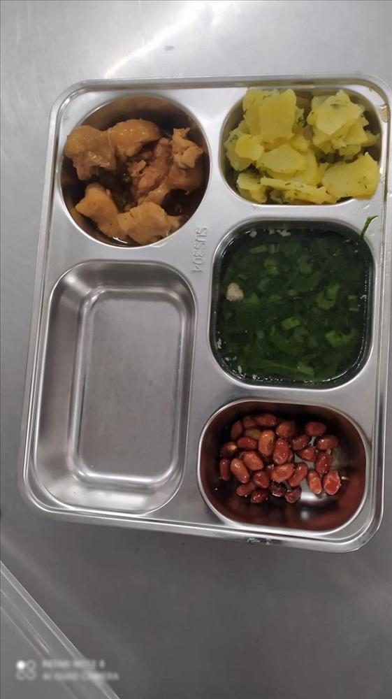 Nhân viên khoe khay cơm 16k ở công ty với thịt cá đầy ú ụ-3