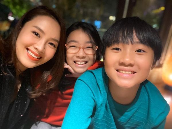 Mỹ nhân chuyên bị ‘cắm sừng’ trên phim, ngoài đời hạnh phúc viên mãn-2