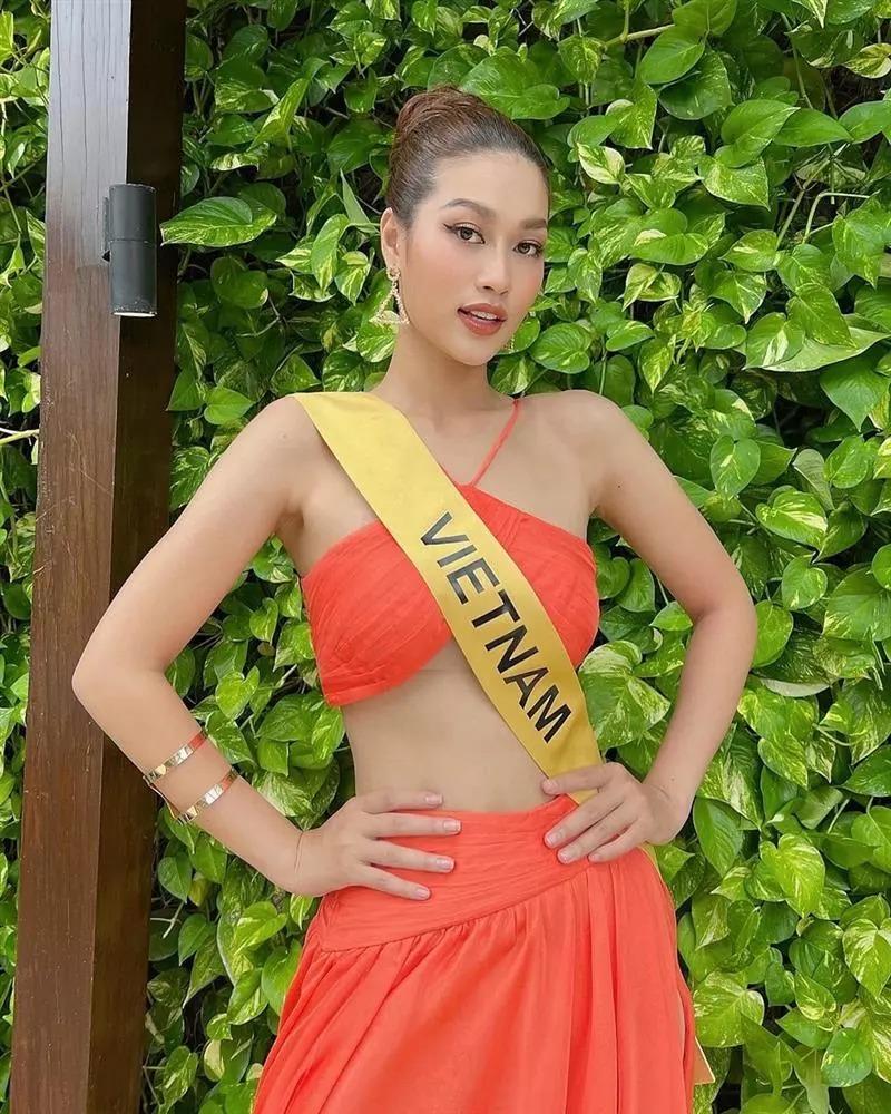 Thiên Ân bỏ lỡ nhiều váy áo táo bạo tại Miss Grand International-8