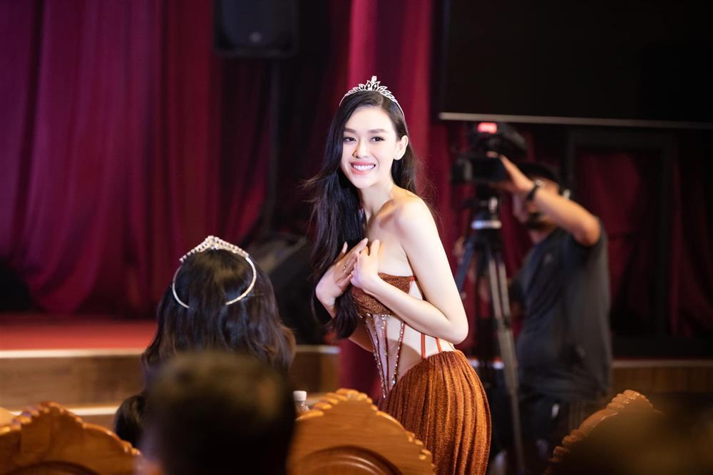 Tiểu Vy - Thiên Ân - Tường San: Toàn face đỉnh, ai hơn ai?-8