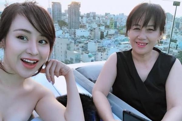 Bà Tưng bật khóc vì bị hack Facebook, phát tán ảnh nhạy cảm-5