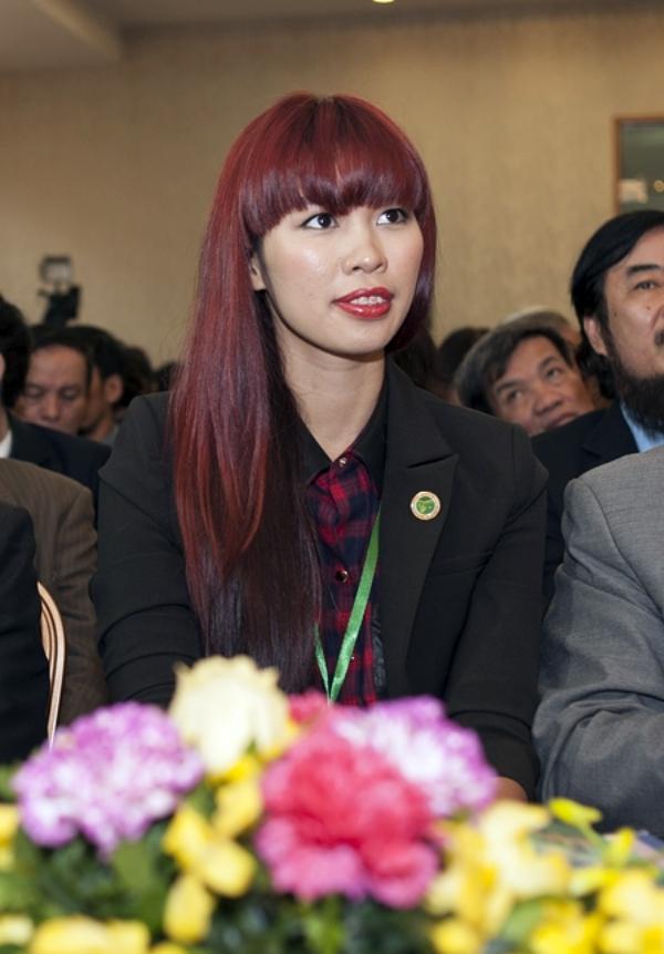 Trang Hý mất điểm vì đánh son dính đầy răng ở Sao Nhập Ngũ-6