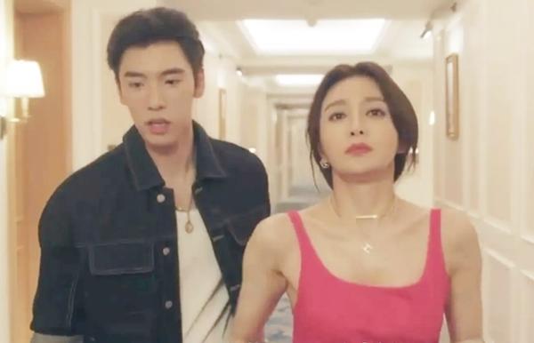 Nữ thần U50 khiến sao nam kém 17 tuổi luống cuống vì quay đi quay lại cảnh hôn-2