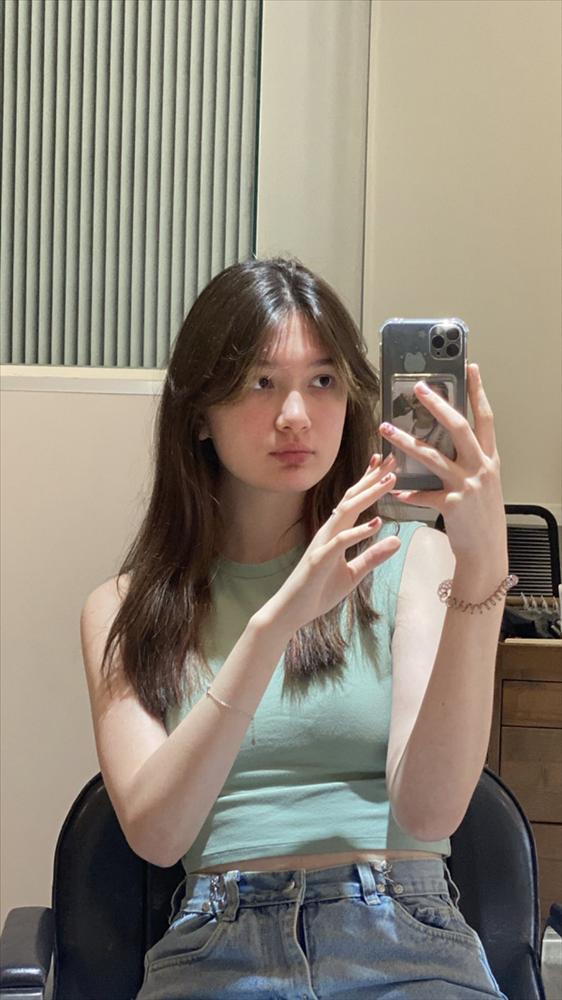 Em gái lai Tây của Đặng Văn Lâm cực xinh, 15 tuổi cao gần 1m8-2