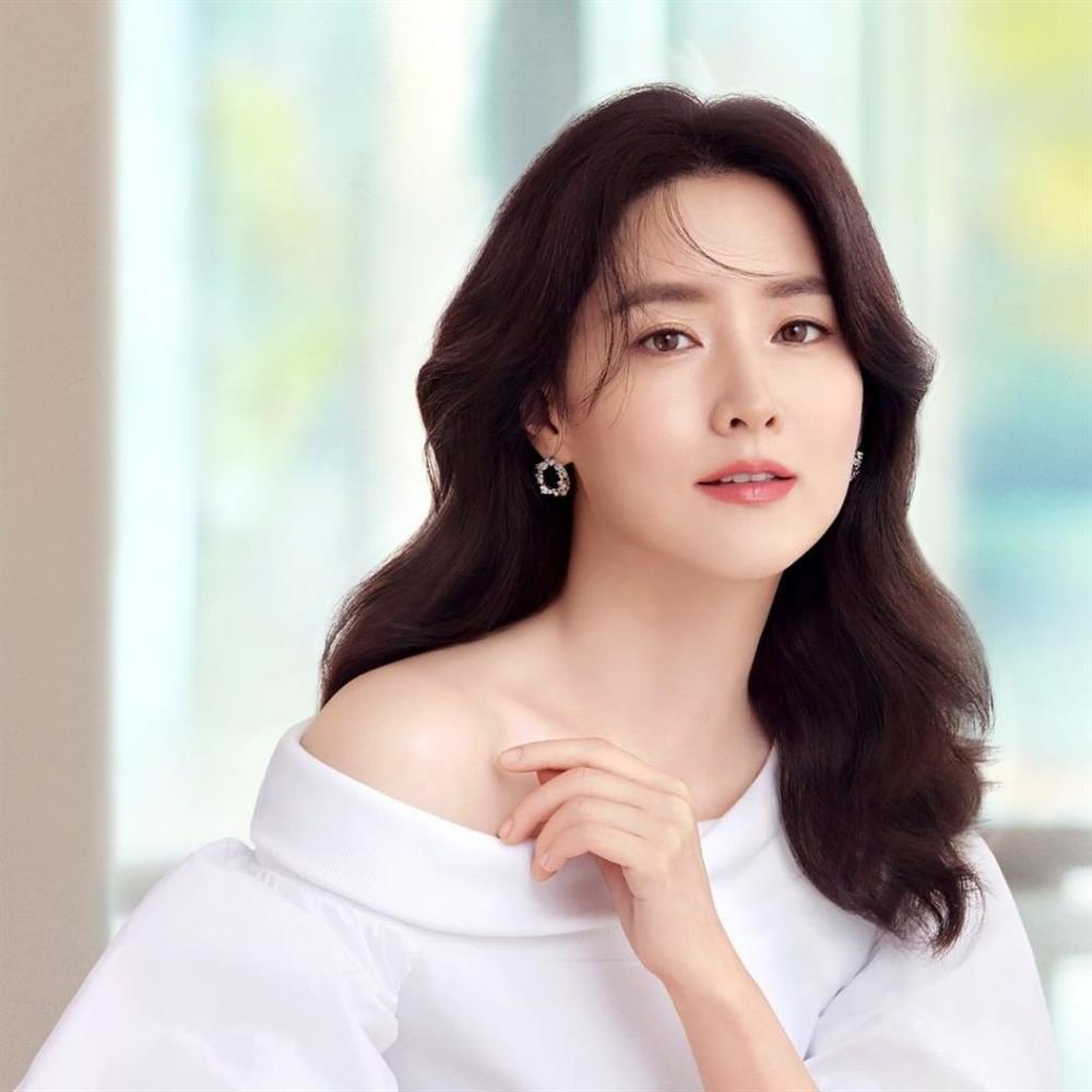 Lee Young Ae trả phí đưa thi thể nạn nhân thảm kịch Itaewon về nước-1